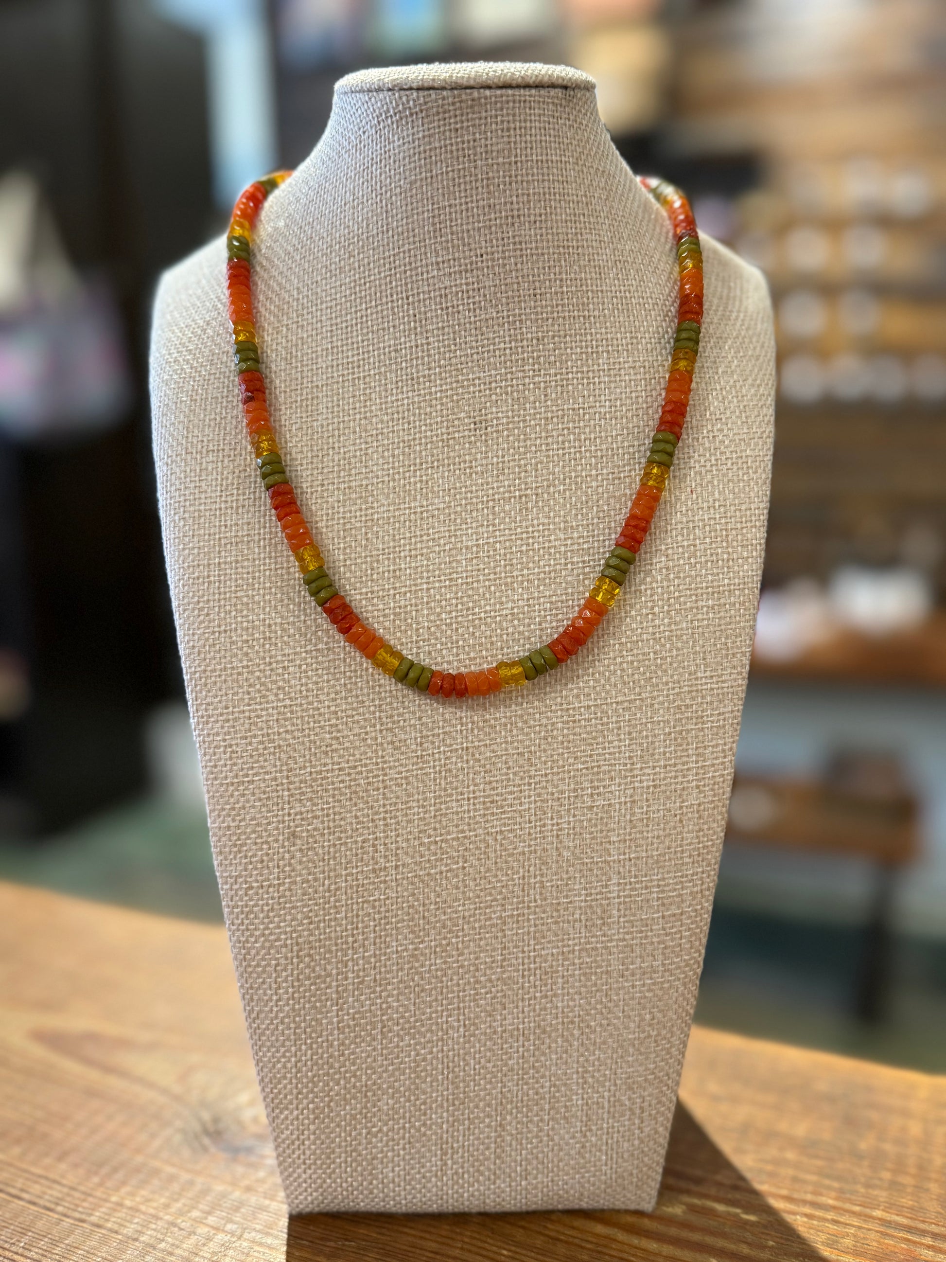 70's Vibes Necklace