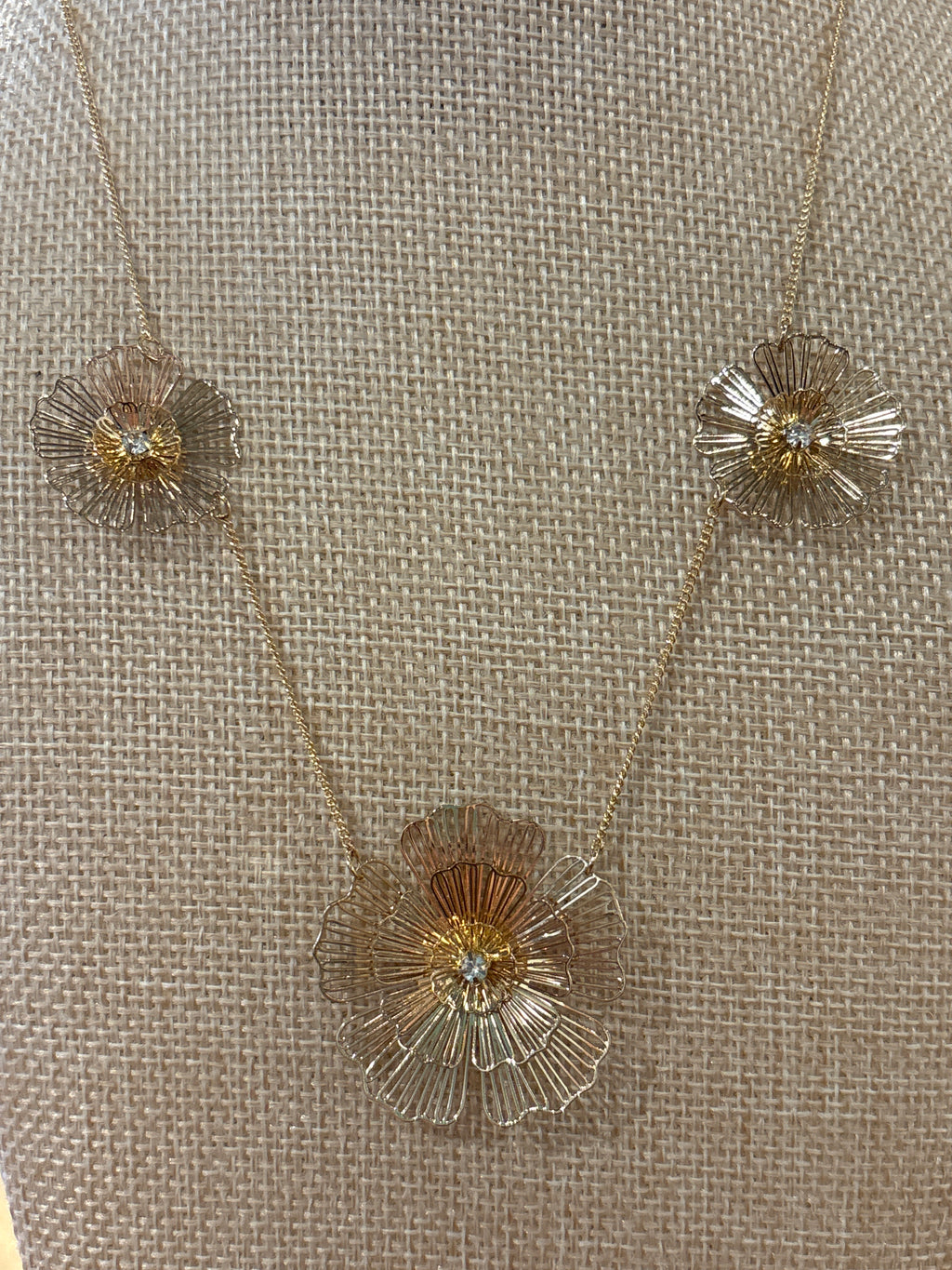 Dainty Tri Floral Necklace