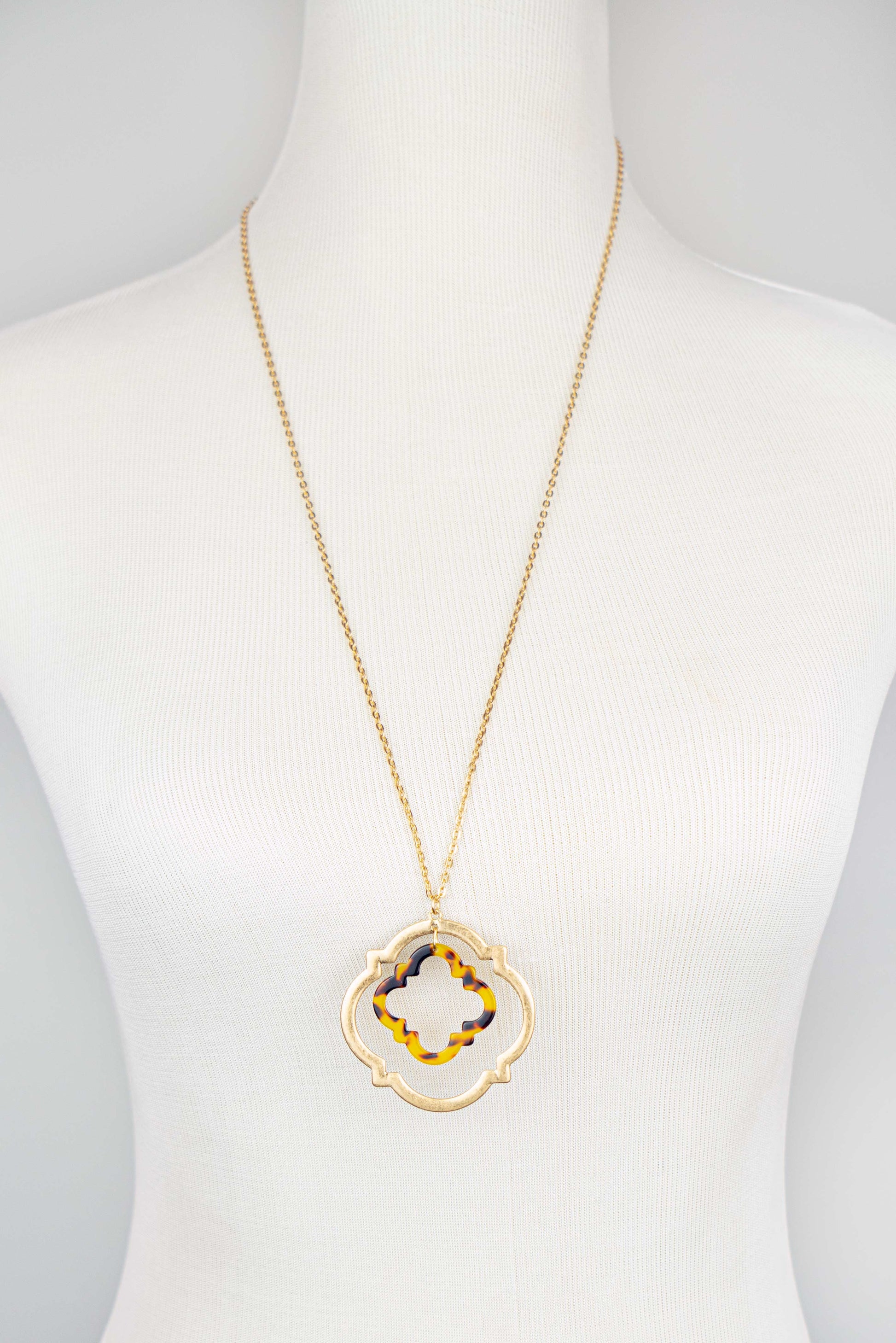 Tortoise Quatrefoil Resin Pendant Necklace