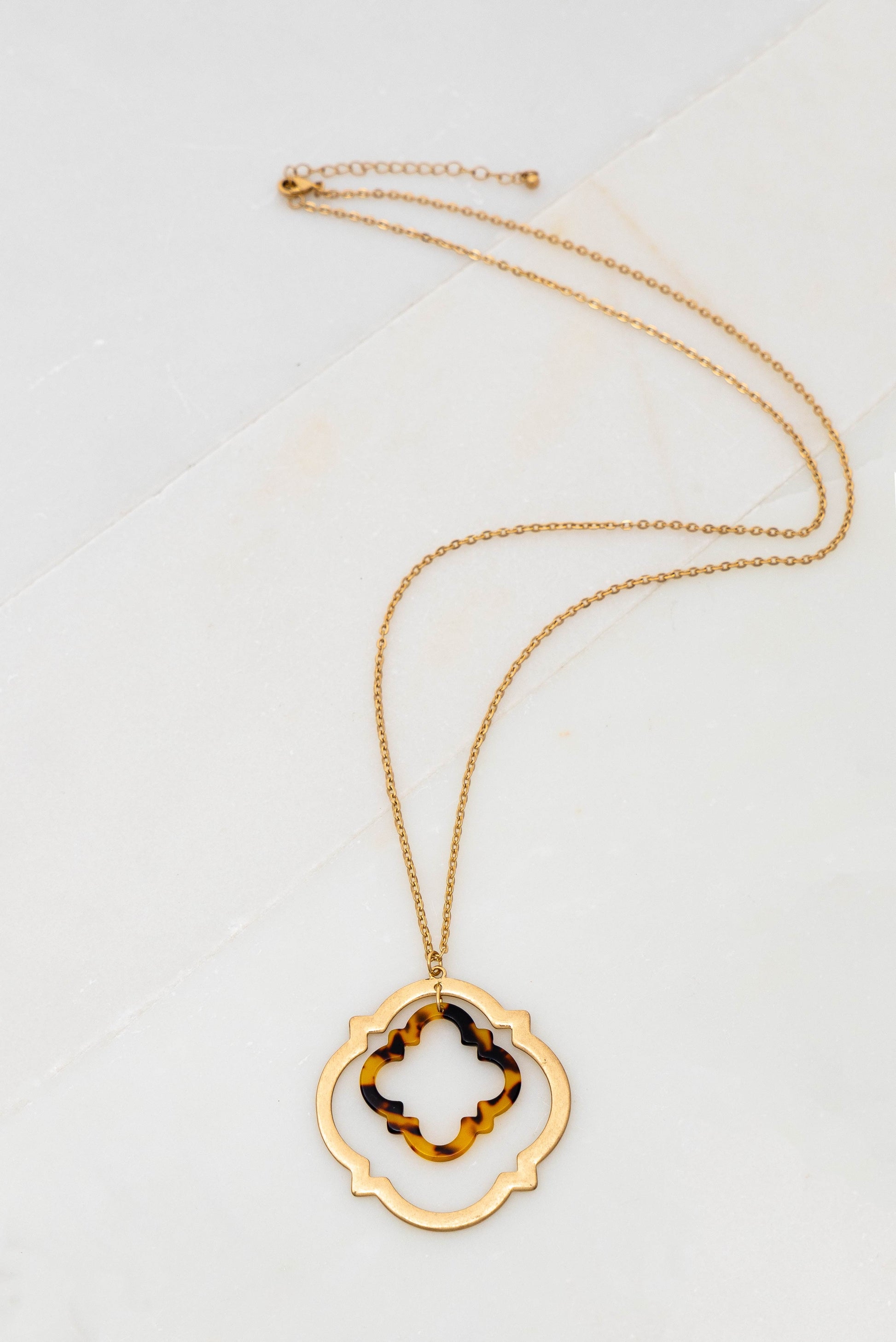 Tortoise Quatrefoil Resin Pendant Necklace