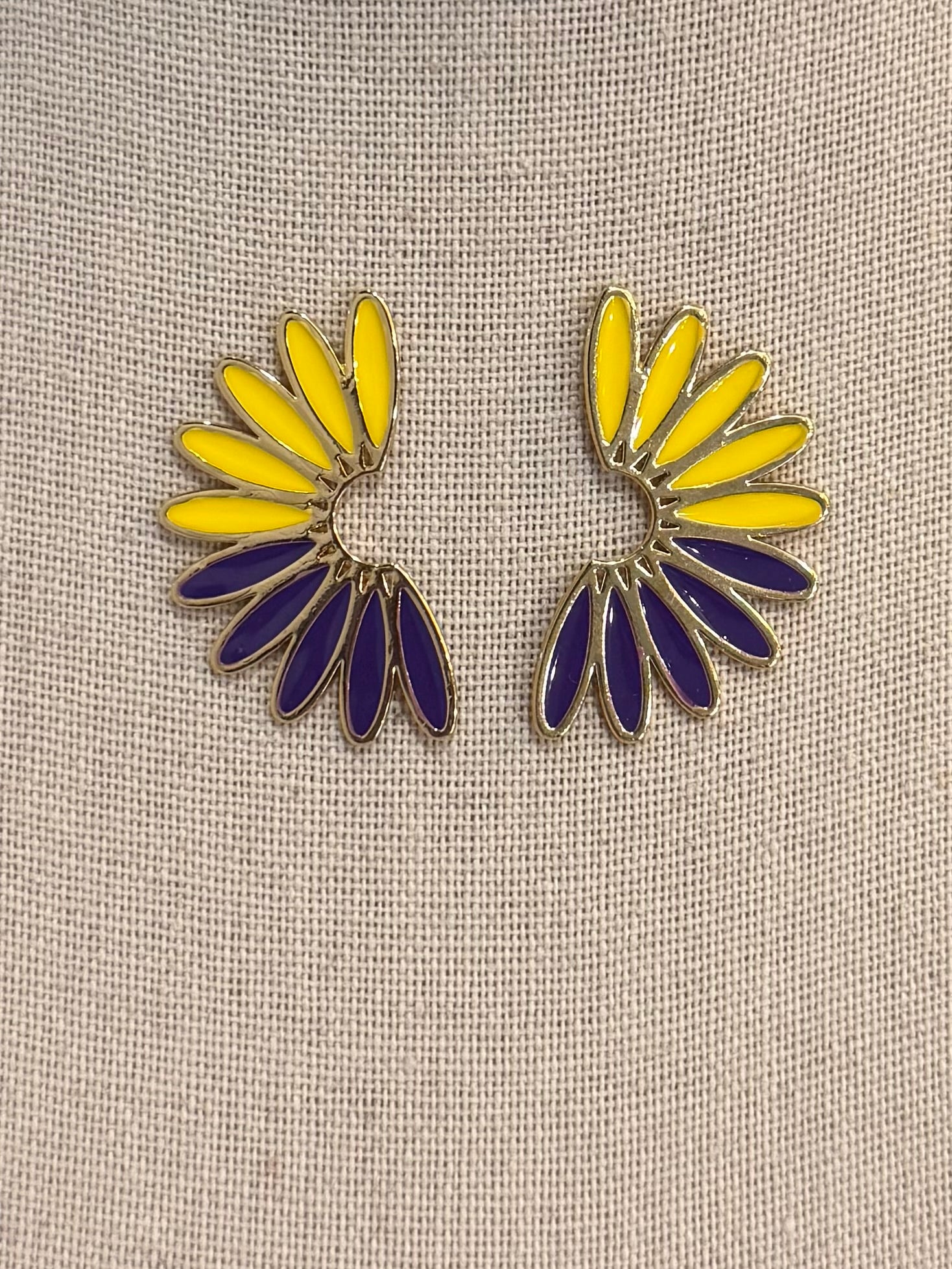 Ball High Fan Earrings
